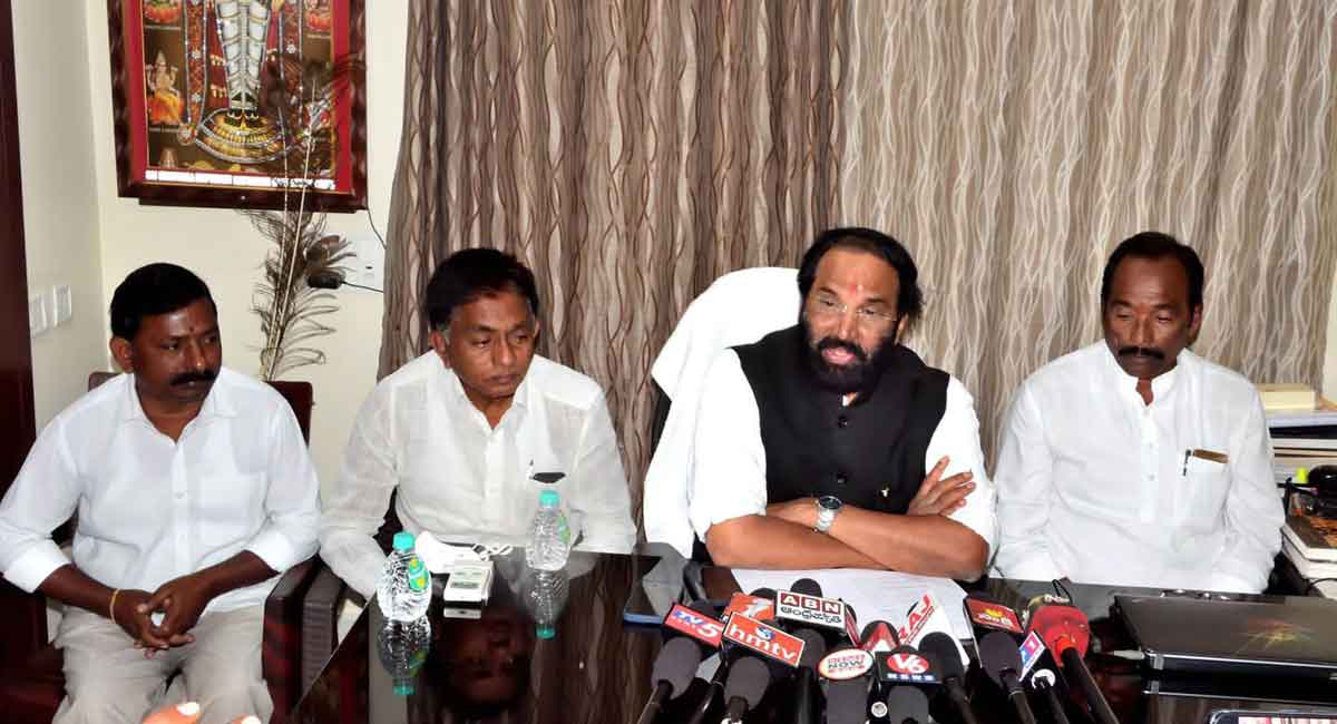 BJP, TRS enacting political drama to misguide people: Uttam Kumar Reddy