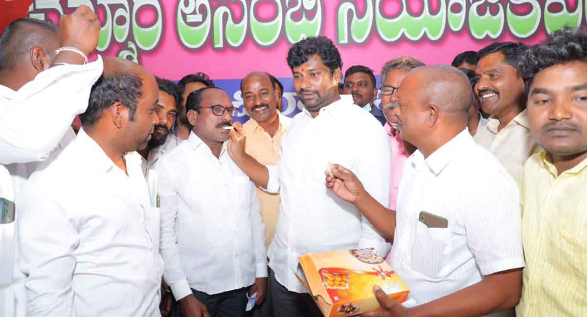 Suman thanks CM KCR for granting Rs 10 crore for bridge across Suddalavagu