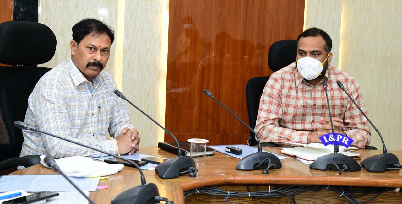 Make pulse polio a success in Karimnagar: District Collector