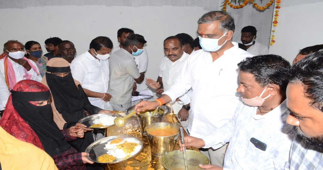 Visitors at Harish Rao’s Siddipet camp office to get free lunch