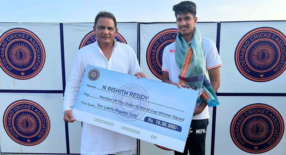 HCA president Azharuddin felicitates Rishith Reddy