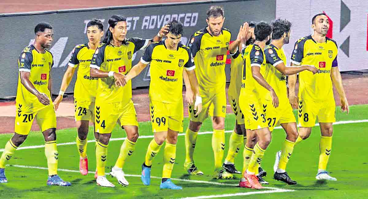 Isl Hyderabad Fc Beat Bengaluru Fc Consolidate Top Spot Telangana Today 1232