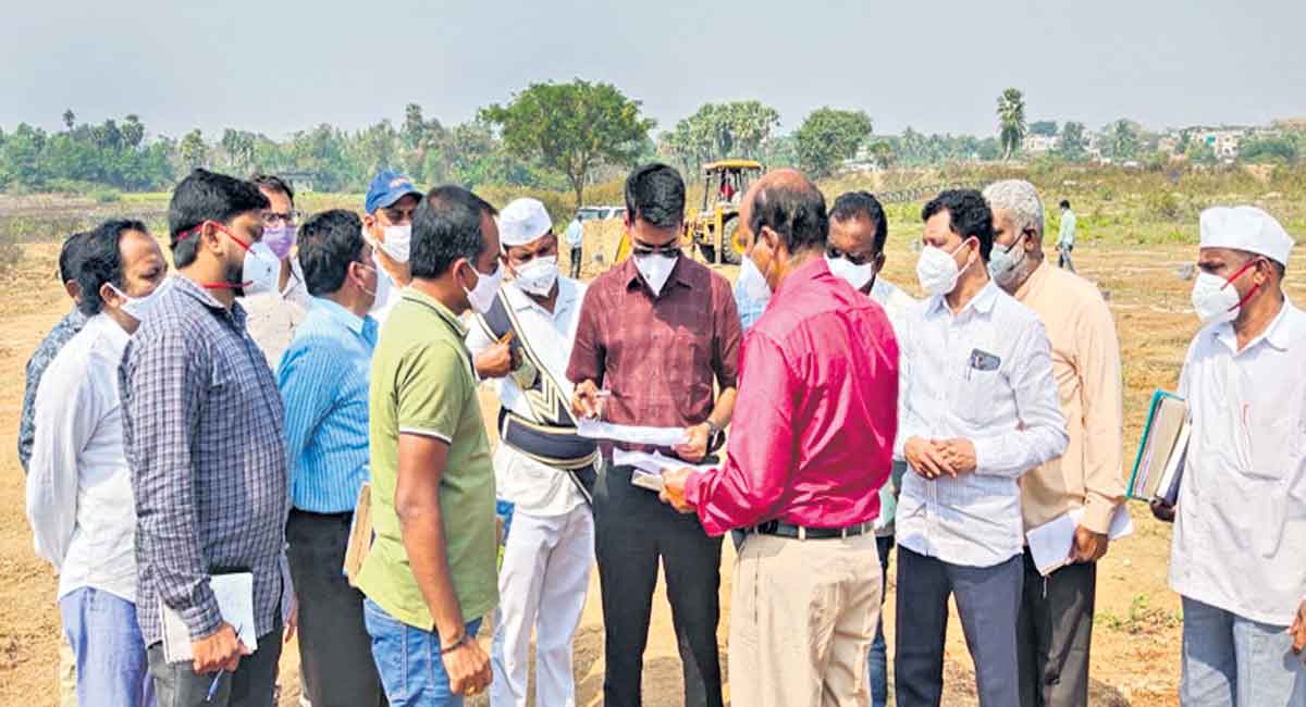 Stop contamination of Godavari at Bhadrachalam, Collector tells officials