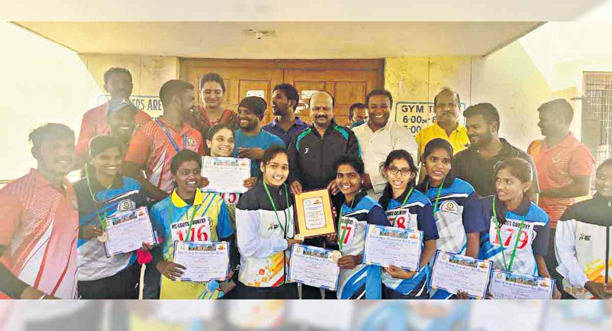 Ramesh, Varshita hog limelight of Osmania University Inter-college Cross Country Races