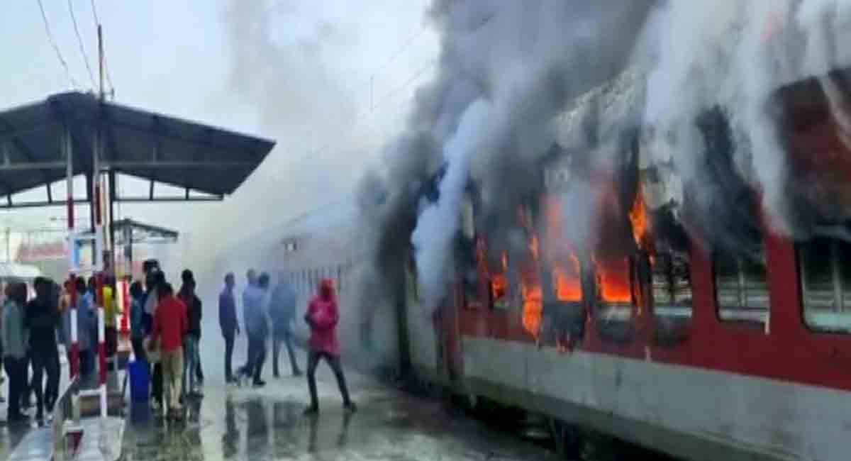 Railways to conduct high-level inquiry into train fire incident in Bihar’s Madhubani