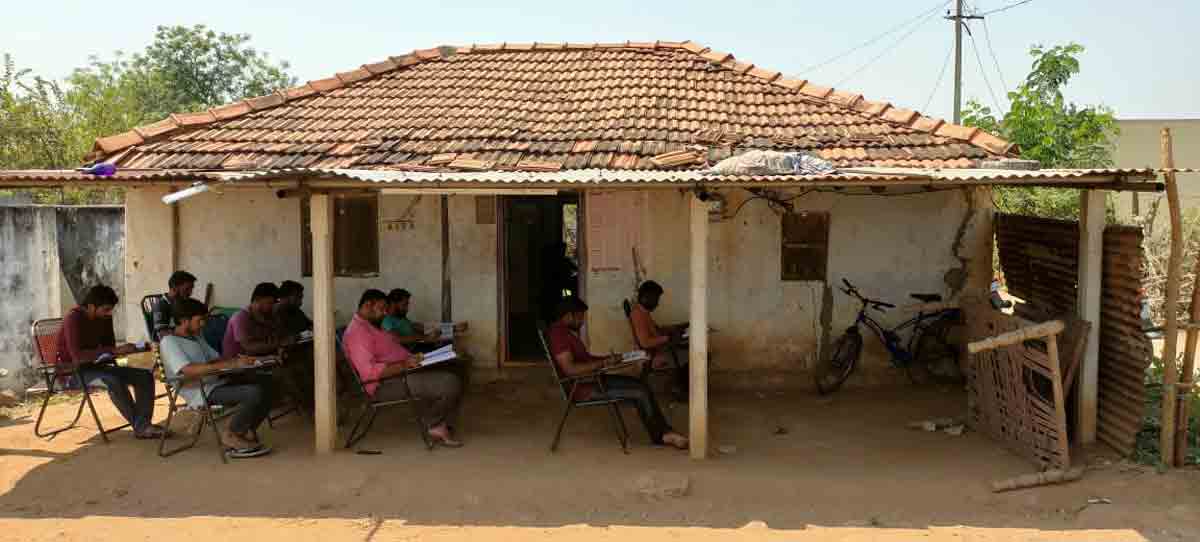 Abandoned house continues to inspire job seekers in Mancherial