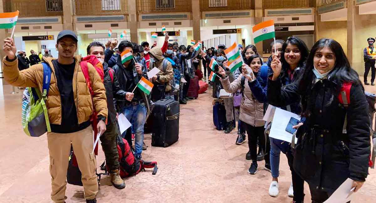 7 flights with 200 Indian citizens each sent back to India over 3 days: VK Singh