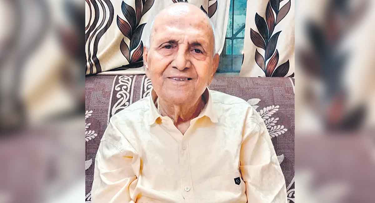 Former boxer Allan Moss passes away at 84