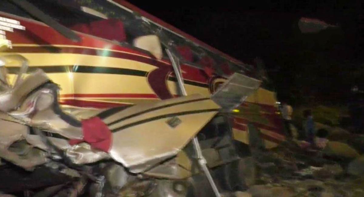 Andhra Governor expresses anguish over road mishap killing 8 in Chittoor