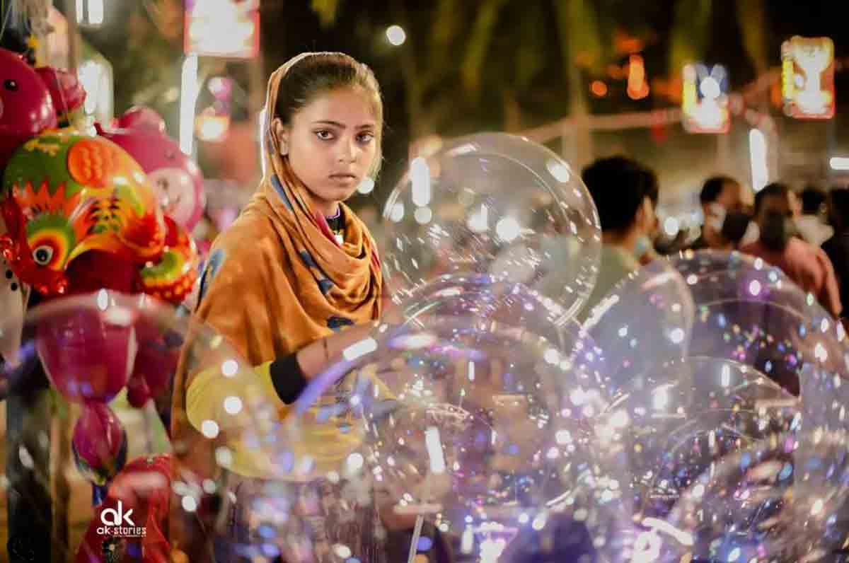 Balloon seller Kisbu becomes overnight sensation