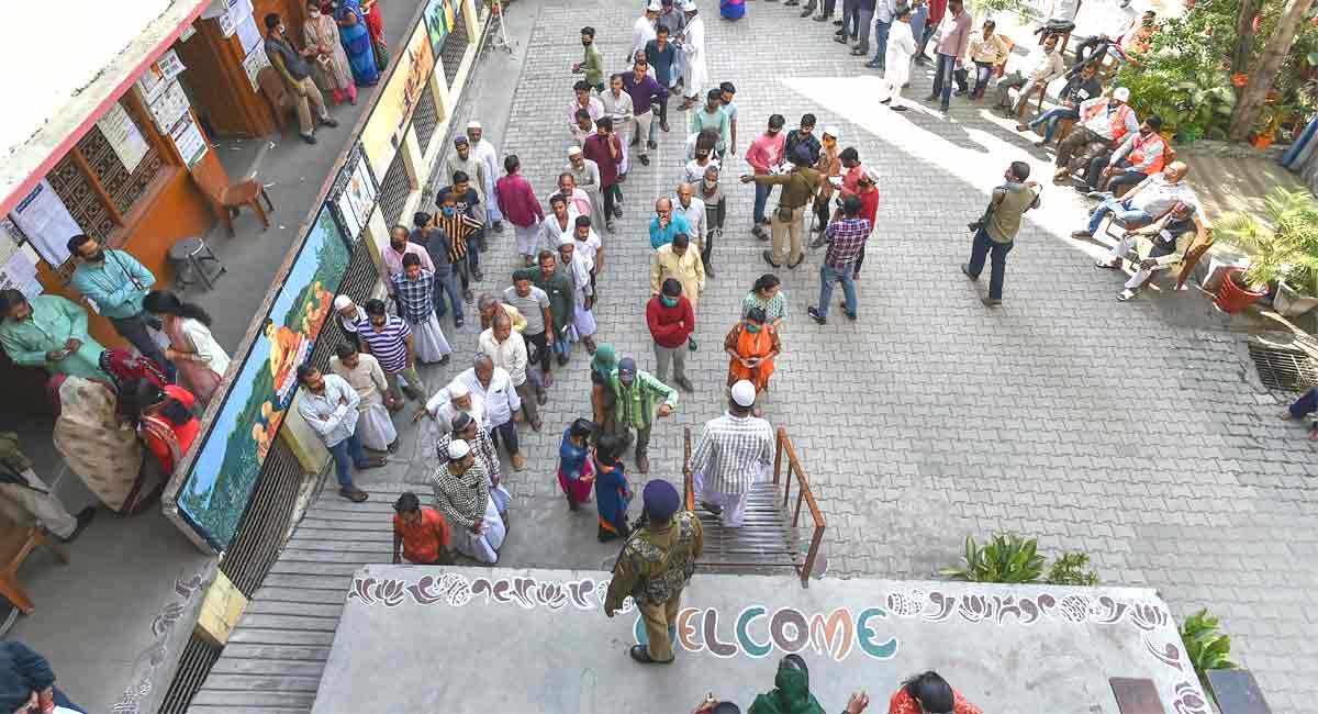 Battle for Uttar Pradesh: 8.58% voting till 9 am in final phase