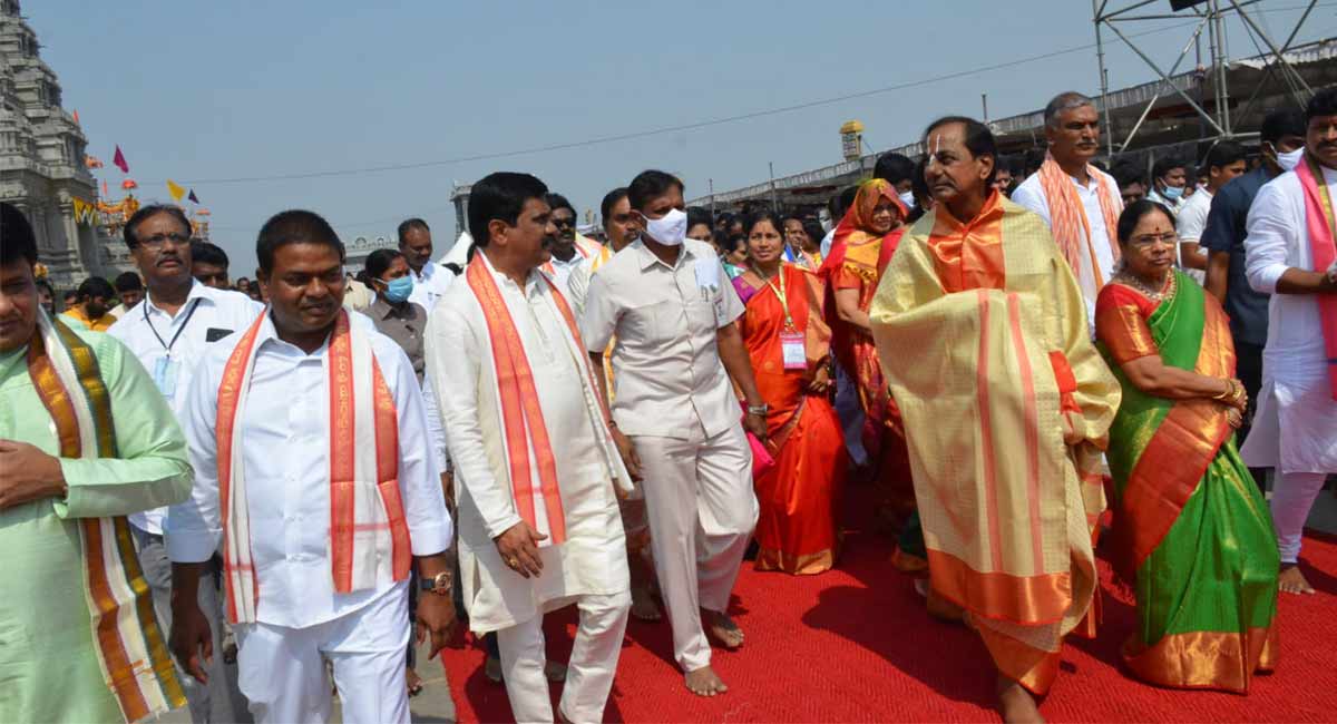 CM KCR inaugurates renovated Yadadri temple