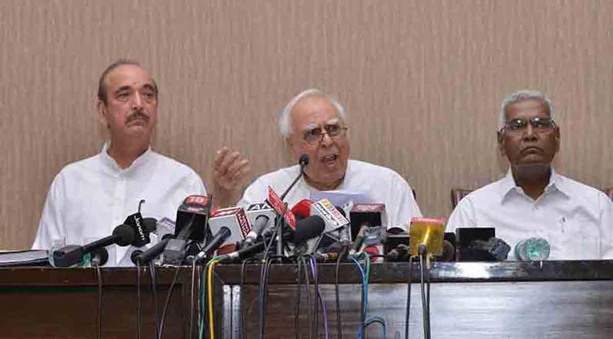 Congress G-23 took defensive stance at CWC meet