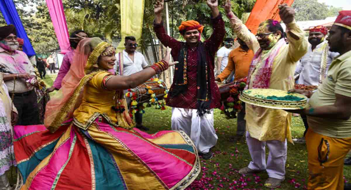 Nation celebrates Holi, Shab-e-Barat same day, this is beauty of India: Union Min Naqvi