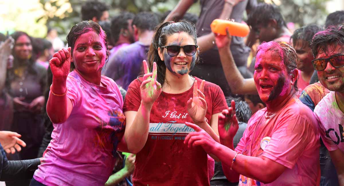 Hyderabad revels in colours as people celebrate Holi