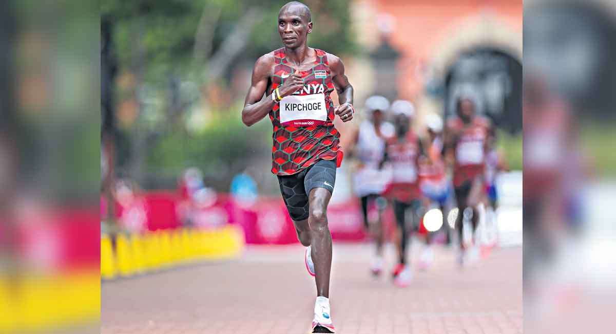 Eliud Kipchoge wins Tokyo Marathon