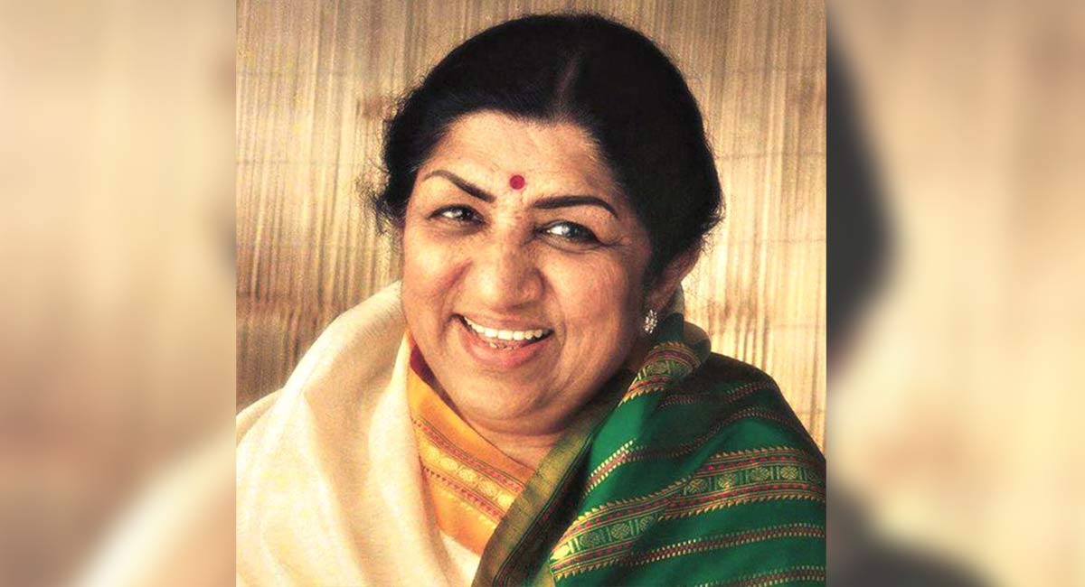Lata Mangeshkar’s ashes immersed in Ganga at Varanasi