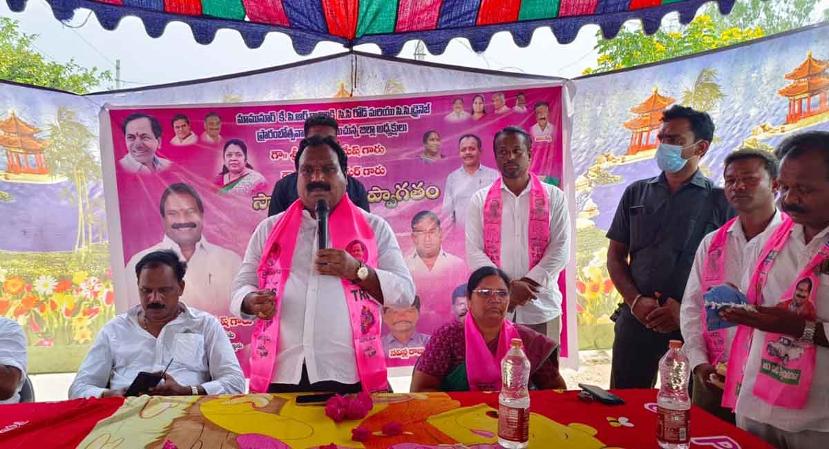 Would ensure development of 43rd division of GWMC: Wardhannapet MLA