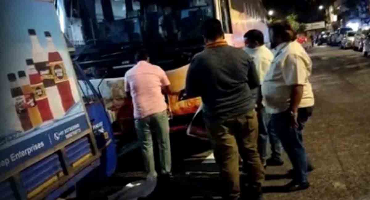 Maharashtra Navnirman Sena activists damage IPL team bus