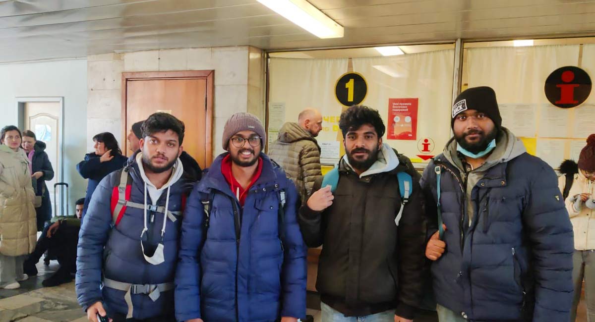 Medicos hailing from Karimnagar reach Hungary safely from Ukraine
