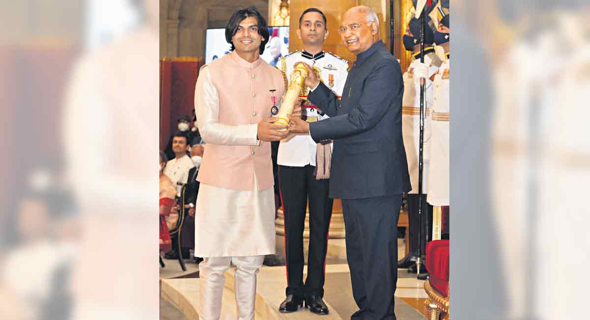 Olympic champion Neeraj Chopra receives Padma Shri