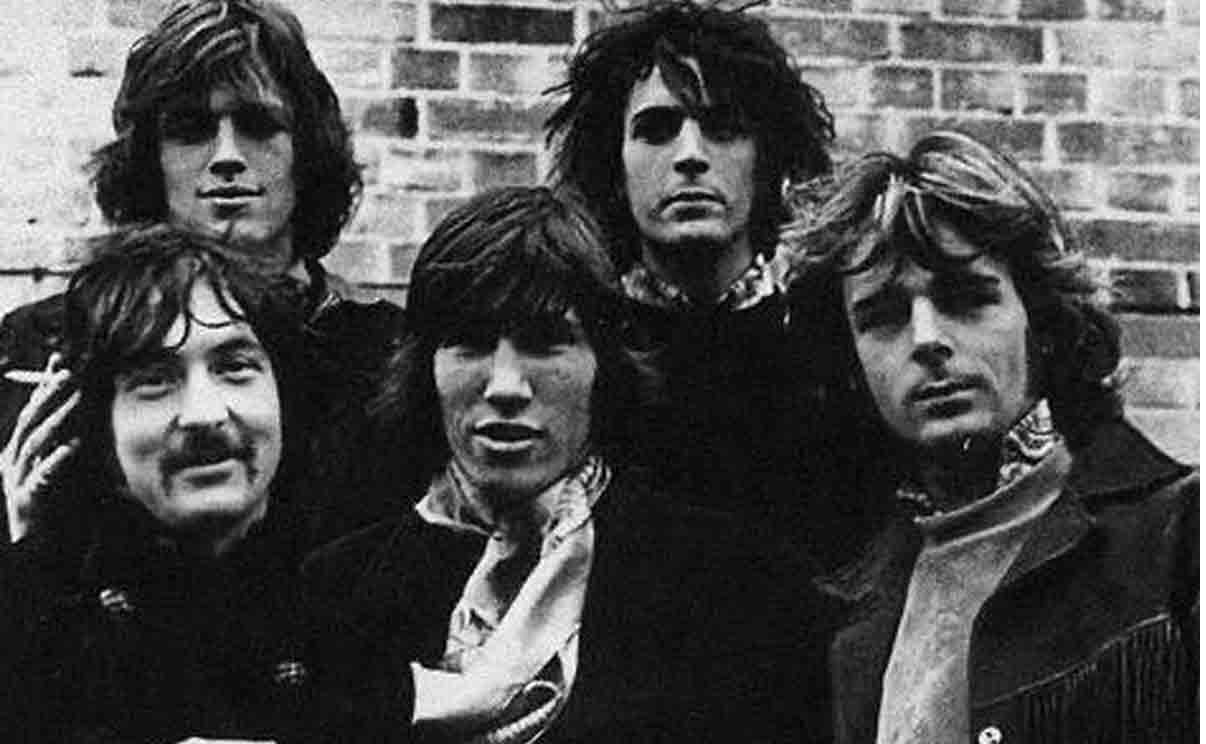 Amid Ukraine crisis, Pink Floyd, David Gilmour remove music from streaming platforms in Russia, Belarus