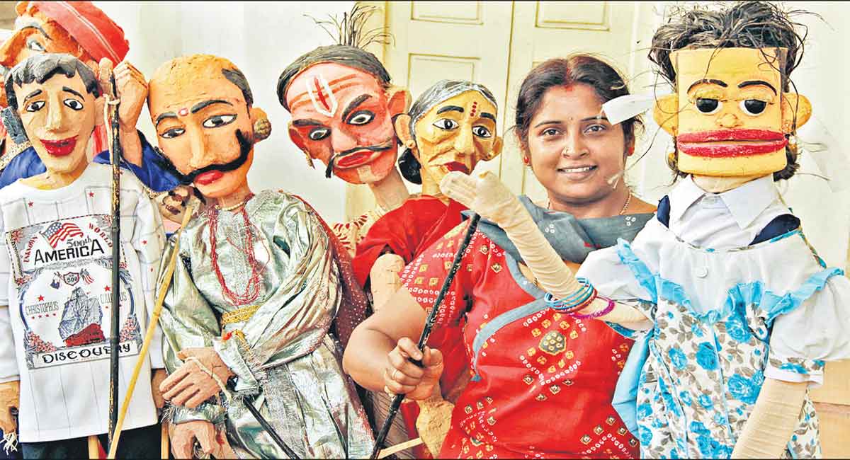 Teaching children mathematics and english with puppets