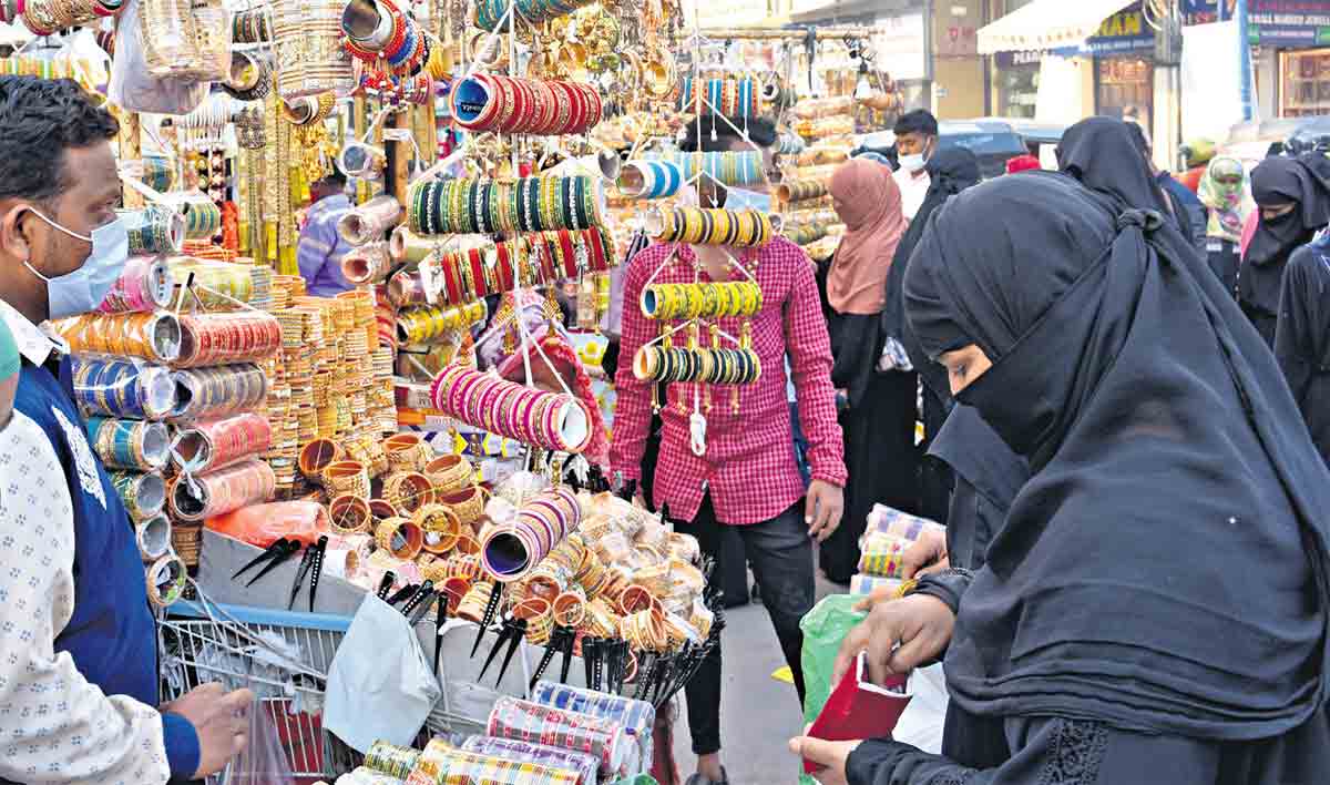 Old city markets gear up for Ramzan