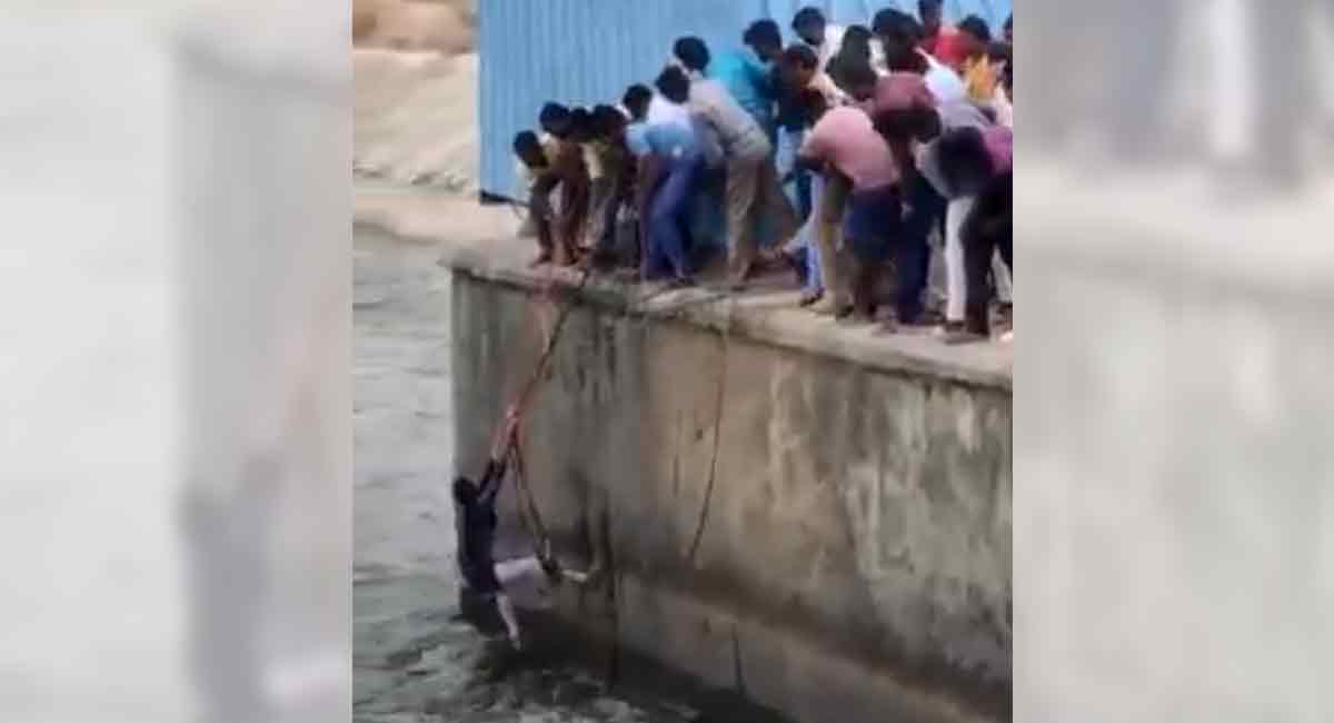 Telangana: Young man and girl jump into NSP canal in suicide bid, girl saved