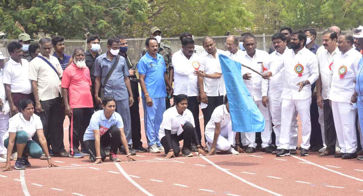 Making efforts for UNESCO tag for Kakatiya Fort, Thousand Pillar temple: Srinivas Goud