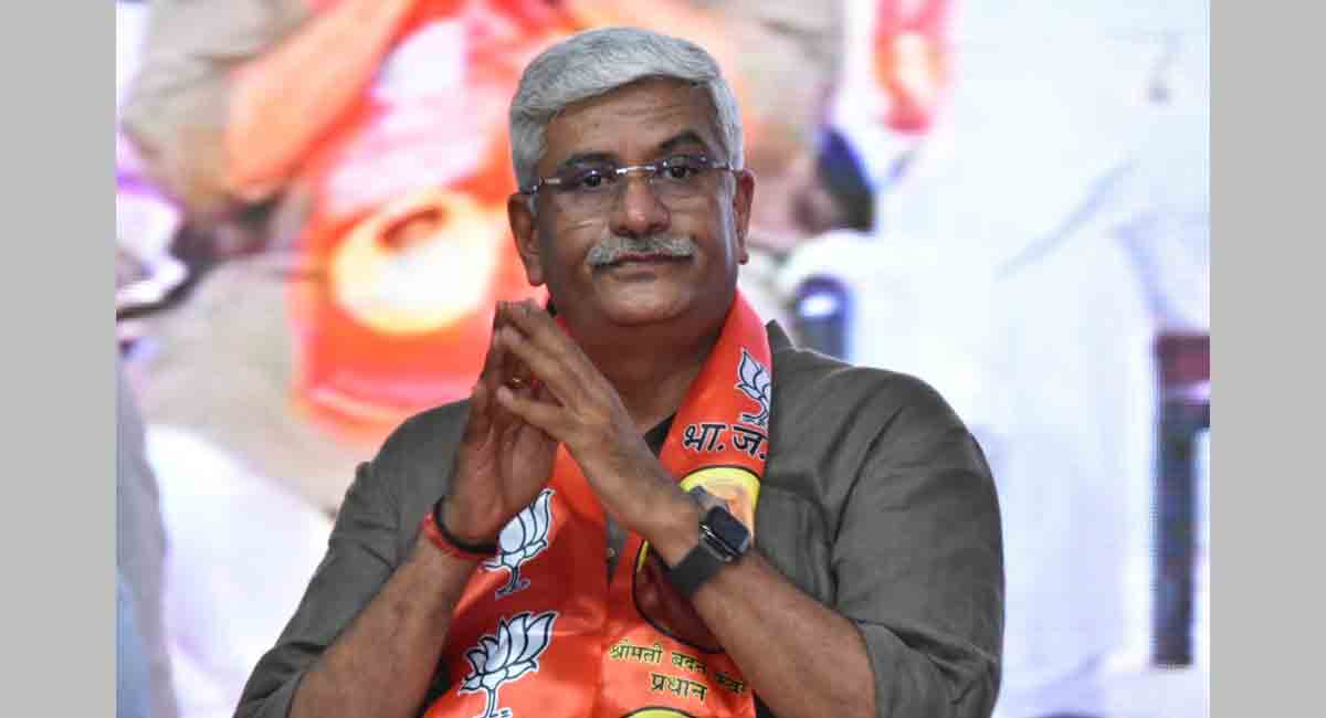 Shekhawat questions Rahul, Priyanka over Cong minister’s rape remark