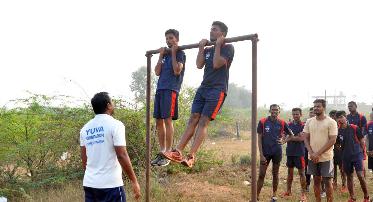 Vemulawada cop’s heart beats for poor police job aspirants