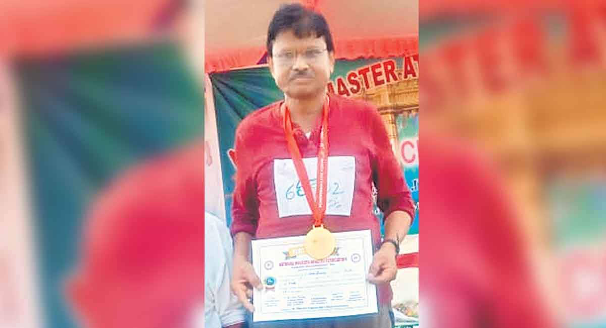 Telangana: 65-year old Veraswamy bags two gold medals at Masters Athletics Championship