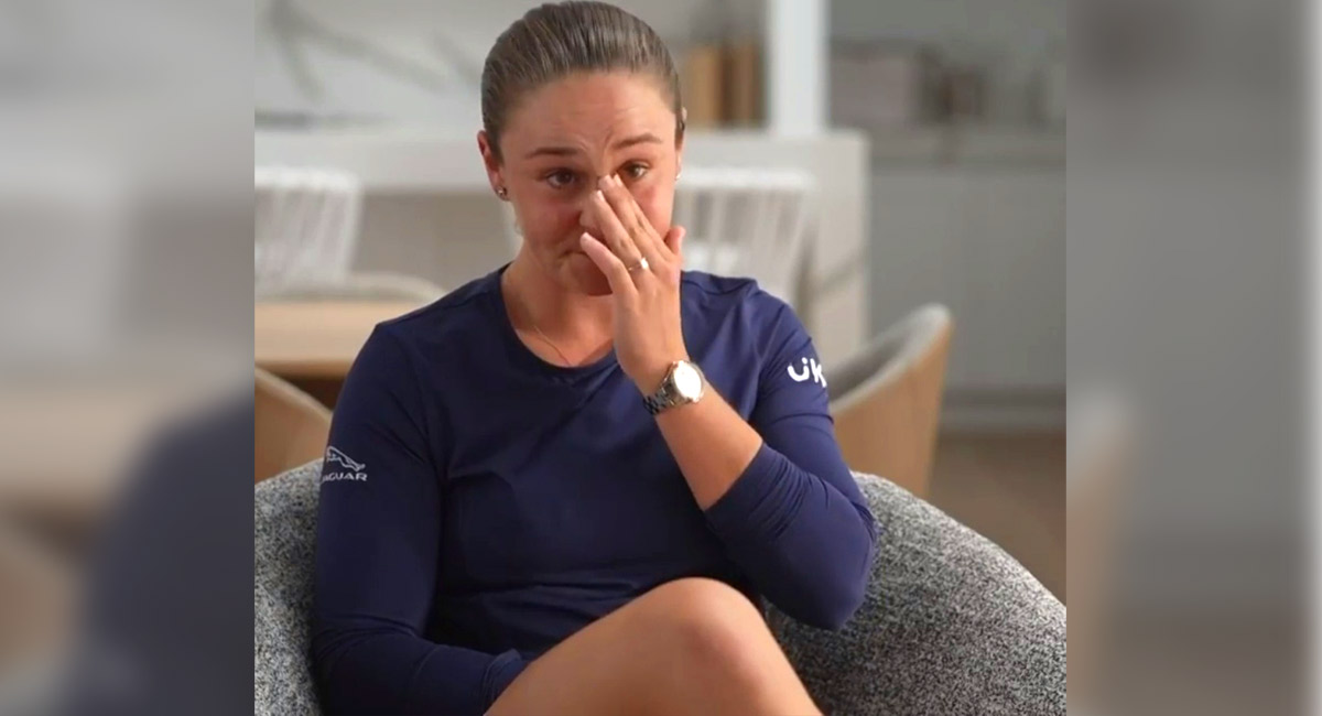World No 1 Ashleigh Barty announces retirement from tennis at age of 25
