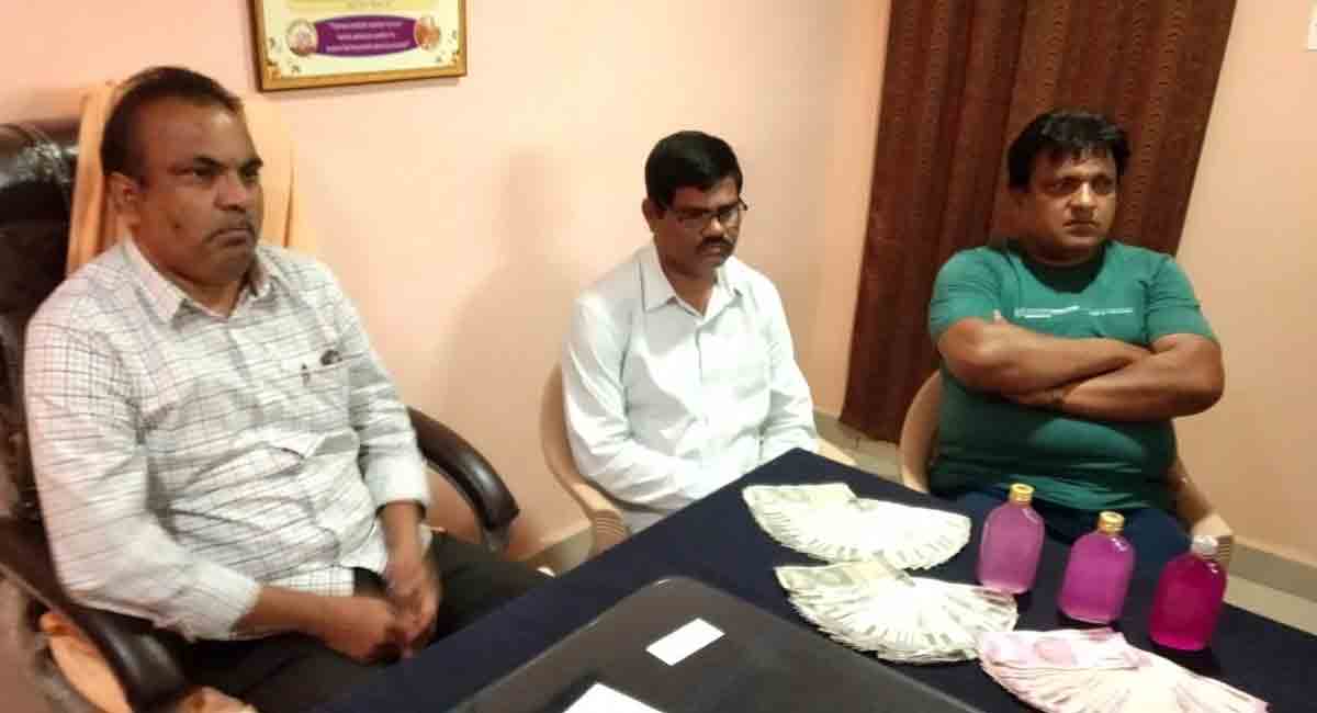 ACB arrests three officers of Transco at Miryalaguda in bribe case