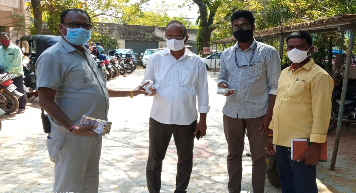 Rs 1 lakh fine imposed on commercial complex in Kazipet