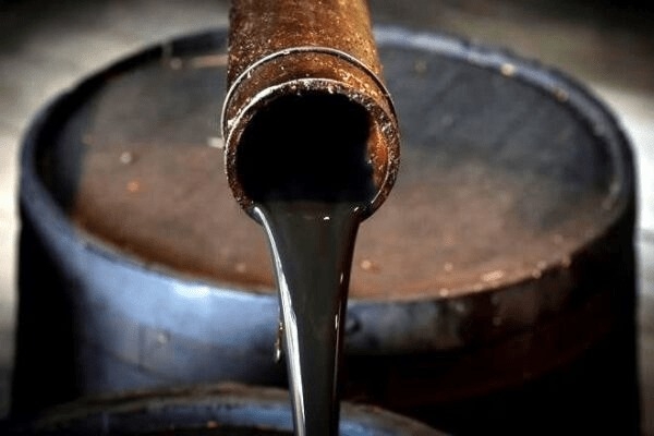 Brent crude oil breaches $100 per barrel mark again