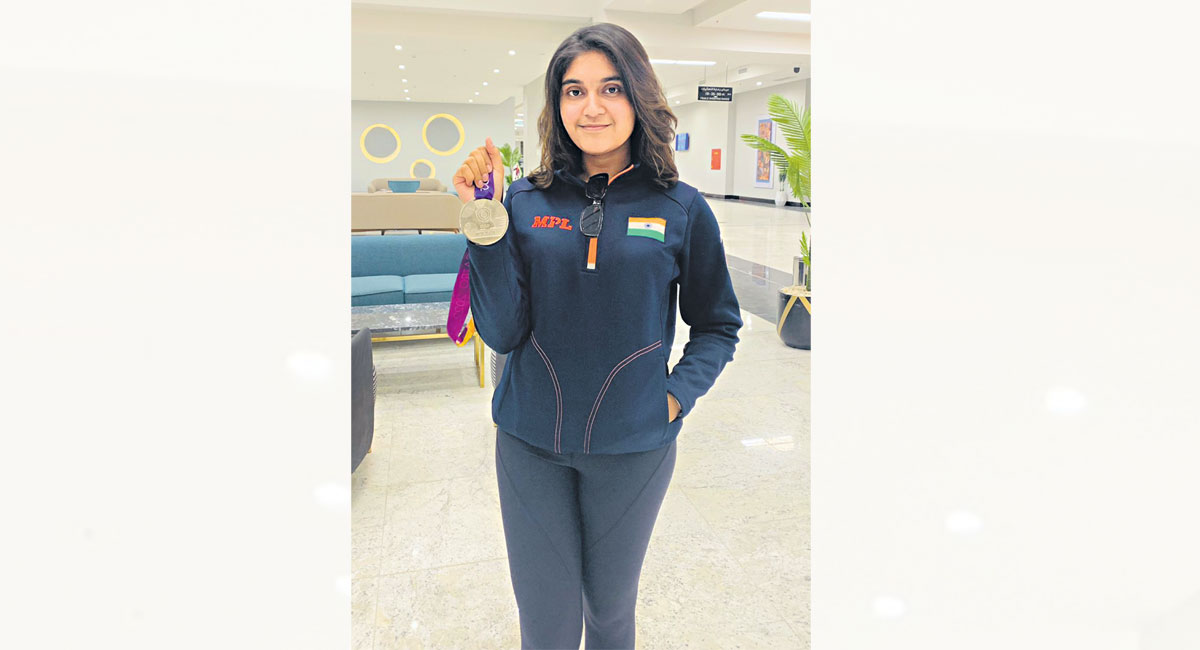 Hyderabad’s Esha shoots silver in ISSF World Cup