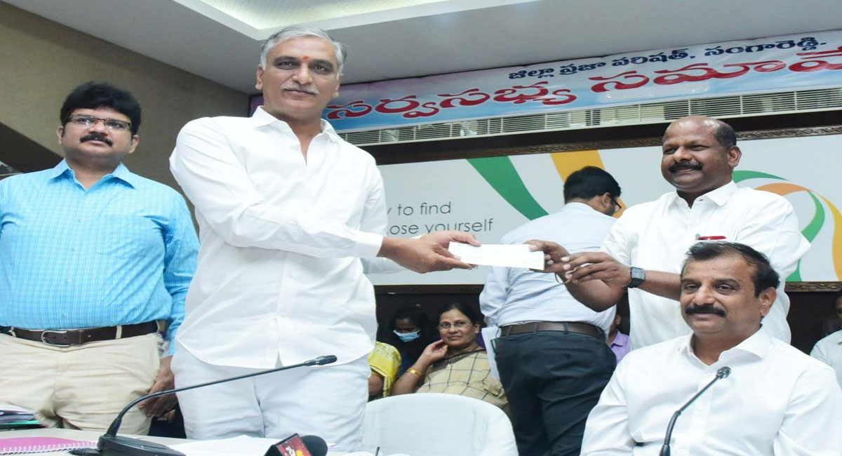 Elected representaives from Medak donate one month salary to Mana Ooru Mana Badi