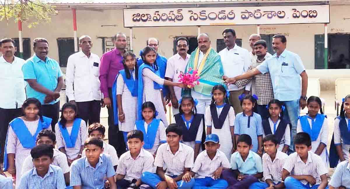 Hockey Association chief donates Rs 1.5 lakh for govt school in Nirmal