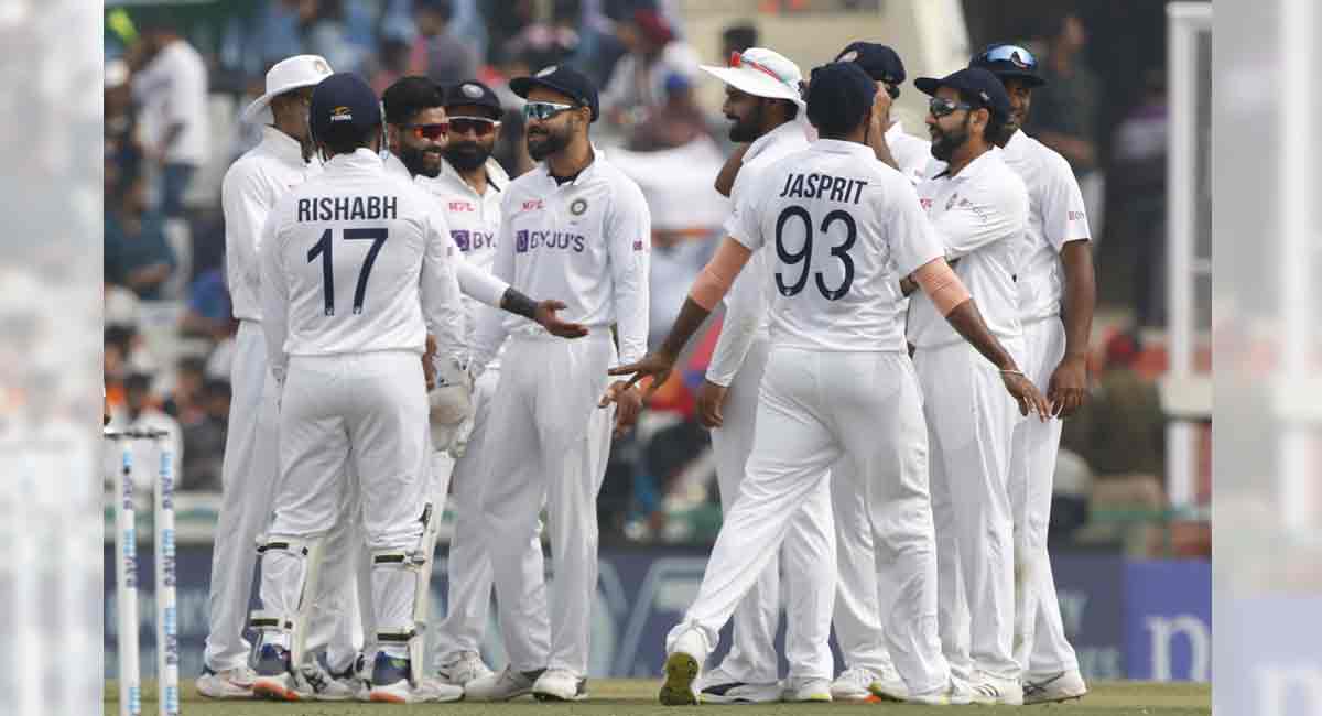 IND vs SL: Jadeja five-for rolls over Sri Lanka for 174 as India stride towards facile win