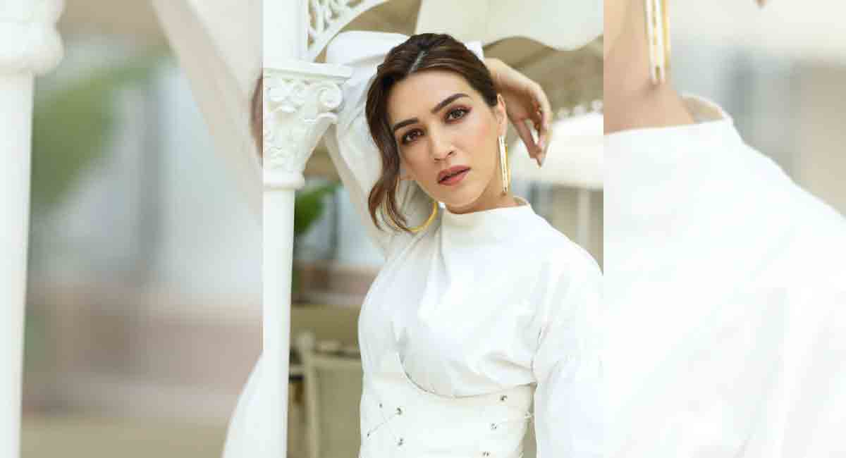 Kriti Sanon excited for Bachchhan Paandey on Holi