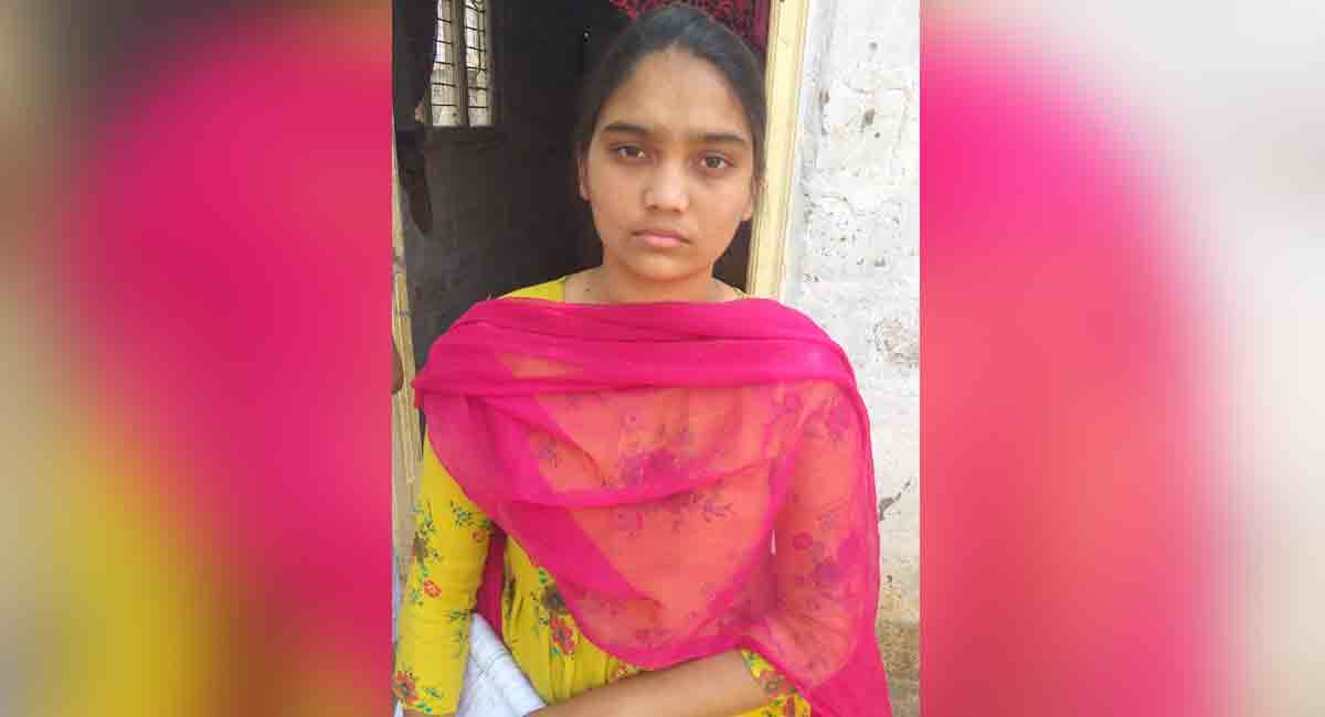 Mahabubabad: Poor MBBS student looks for philanthropic aid