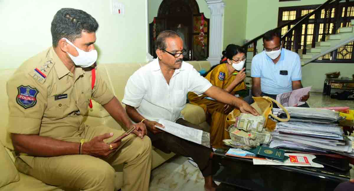 Cops carry out raids on illegal money lenders in Karimnagar