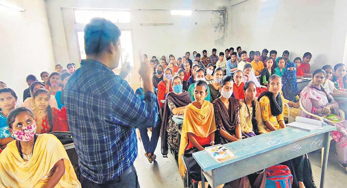 Telangana Today and Namasthe Telangana organise seminar on career development
