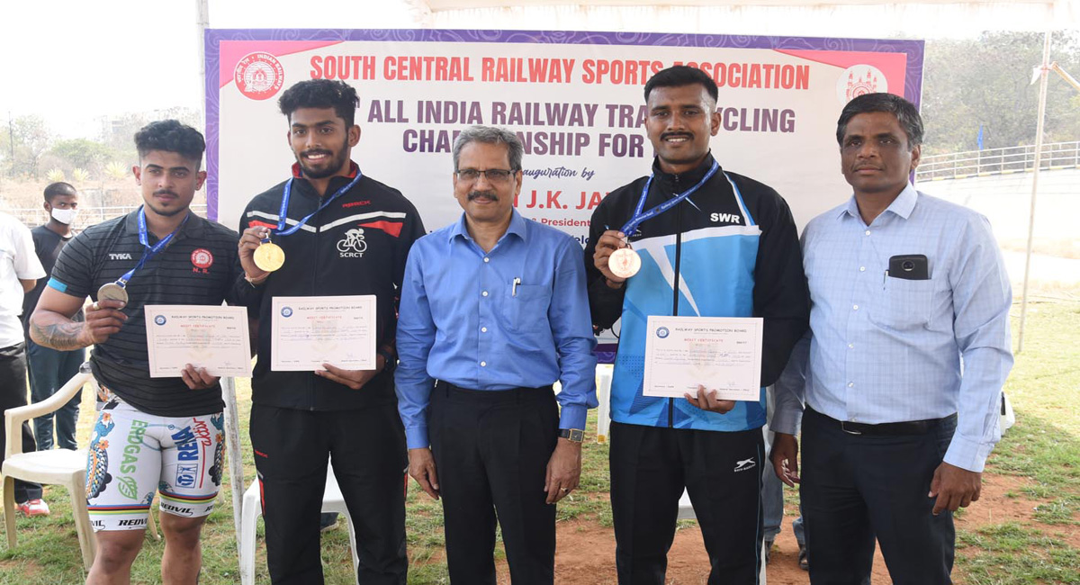 Track Cycling: Tanishq clinches gold at Railway Championship