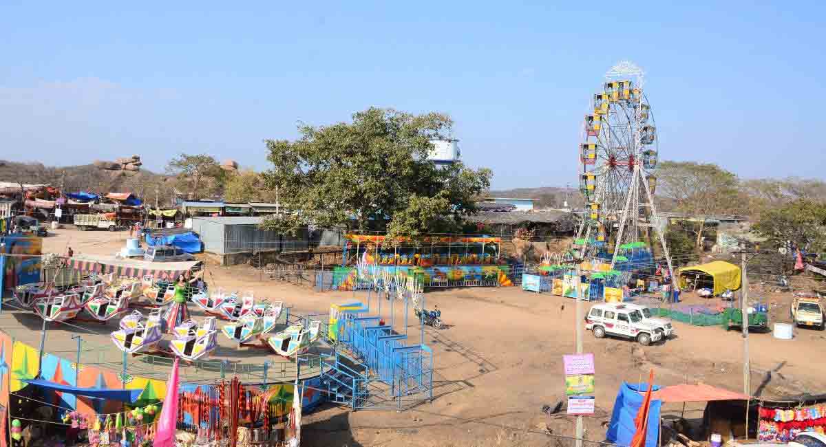 Edupayalu temple jatara begins in full swing in Medak