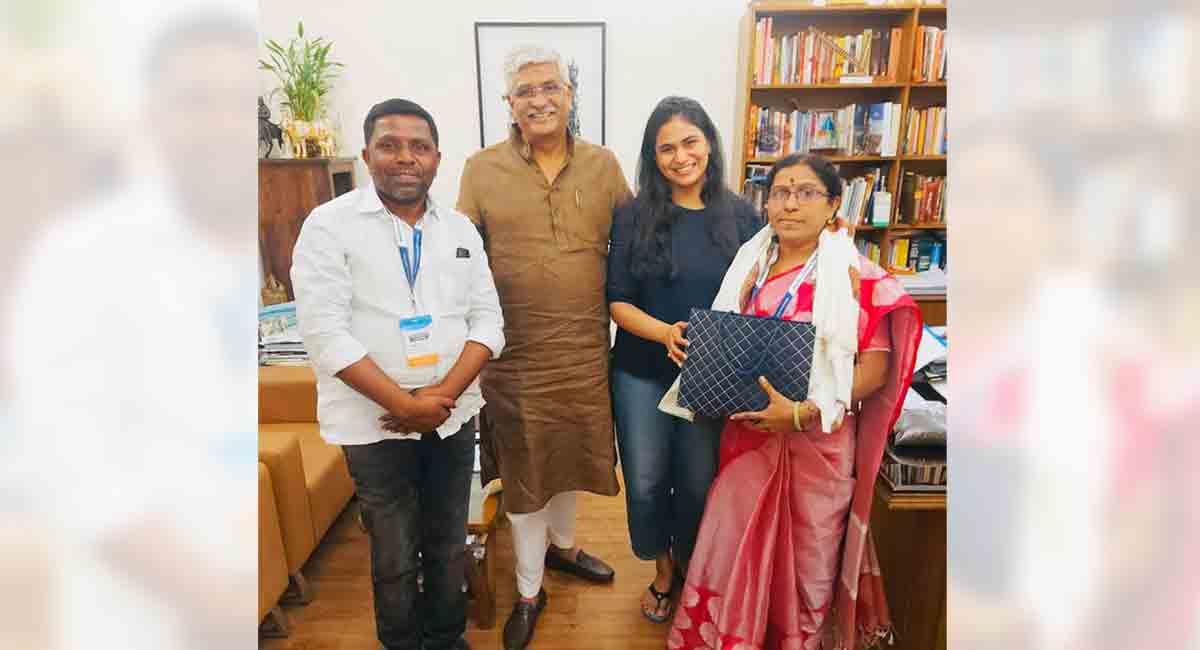 Union minister praises Mukhra (K) village of Adilabad, calls it role model