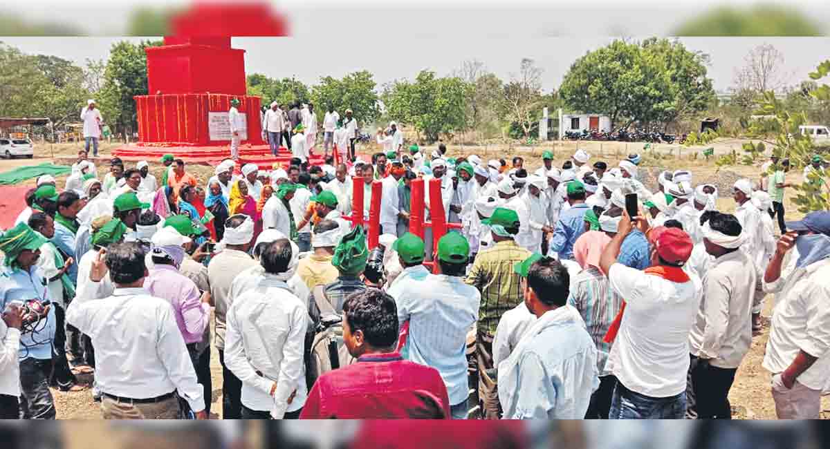 Adivasis pay rich tributes to Indravelli incident martyrs