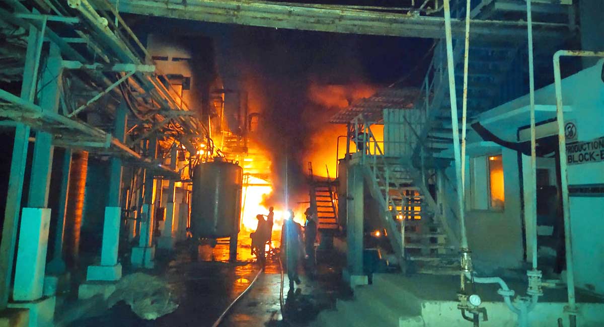 Andhra CM announces ex-gratia for kin of pharma unit fire accident victims